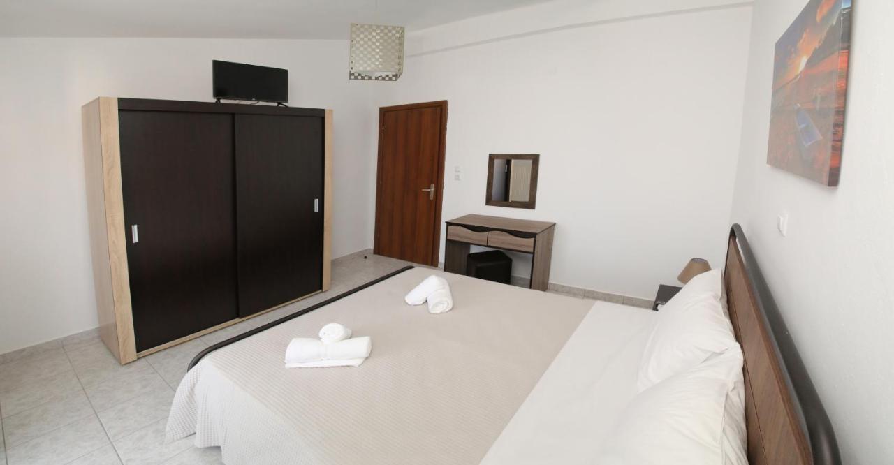 Lampias Apartments Keramotí Esterno foto