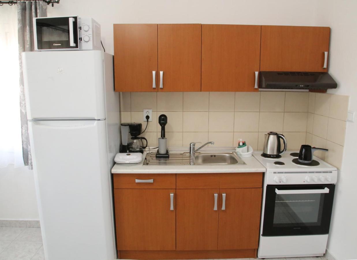 Lampias Apartments Keramotí Esterno foto